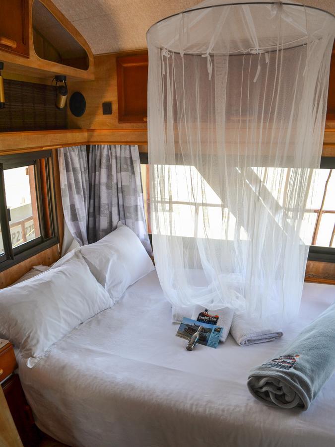 Maggie May House Boat - Colchester - 5Km From Elephant Park Buitenkant foto